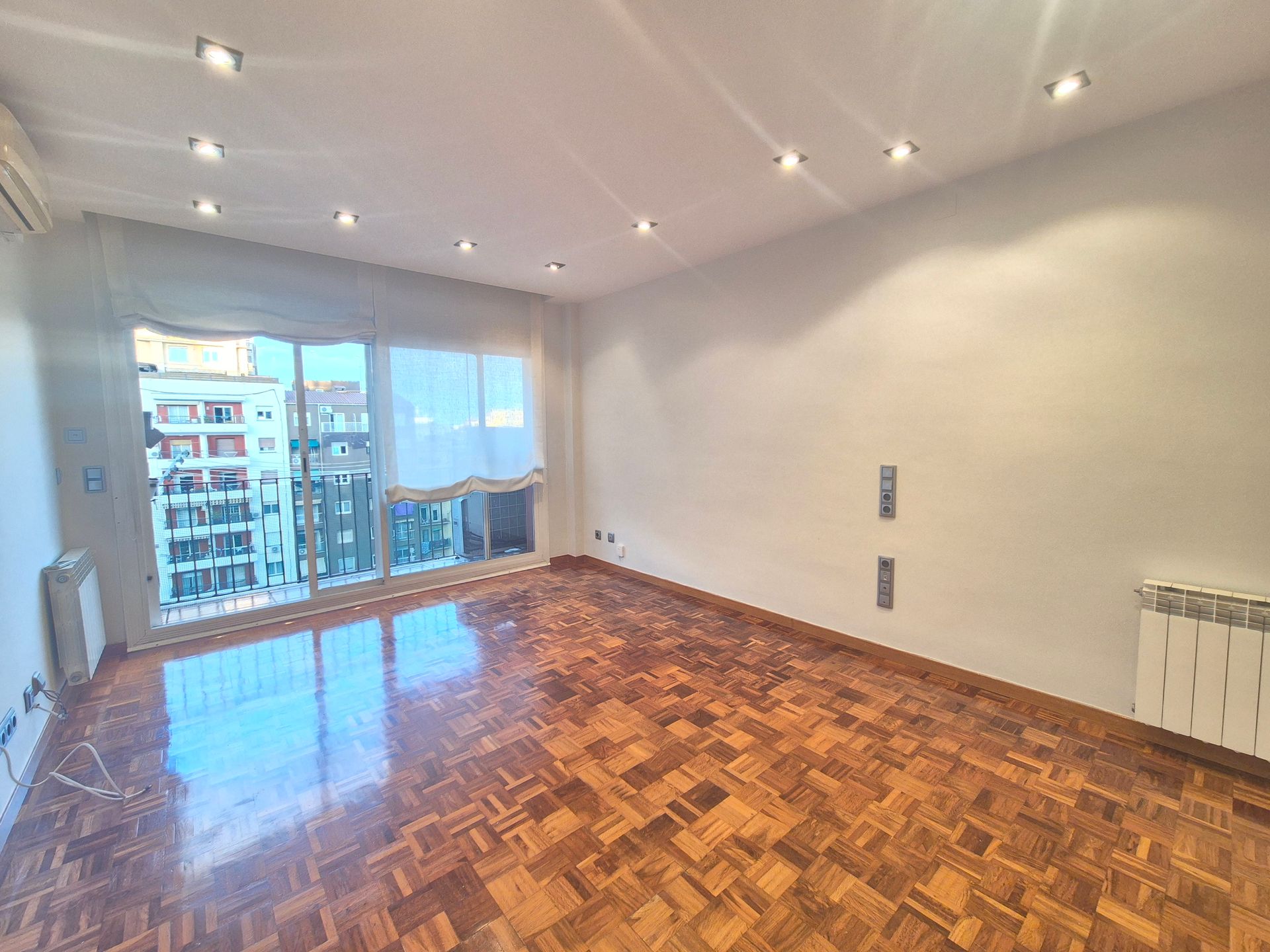 Venta: piso alto con balcon · Foto 2
