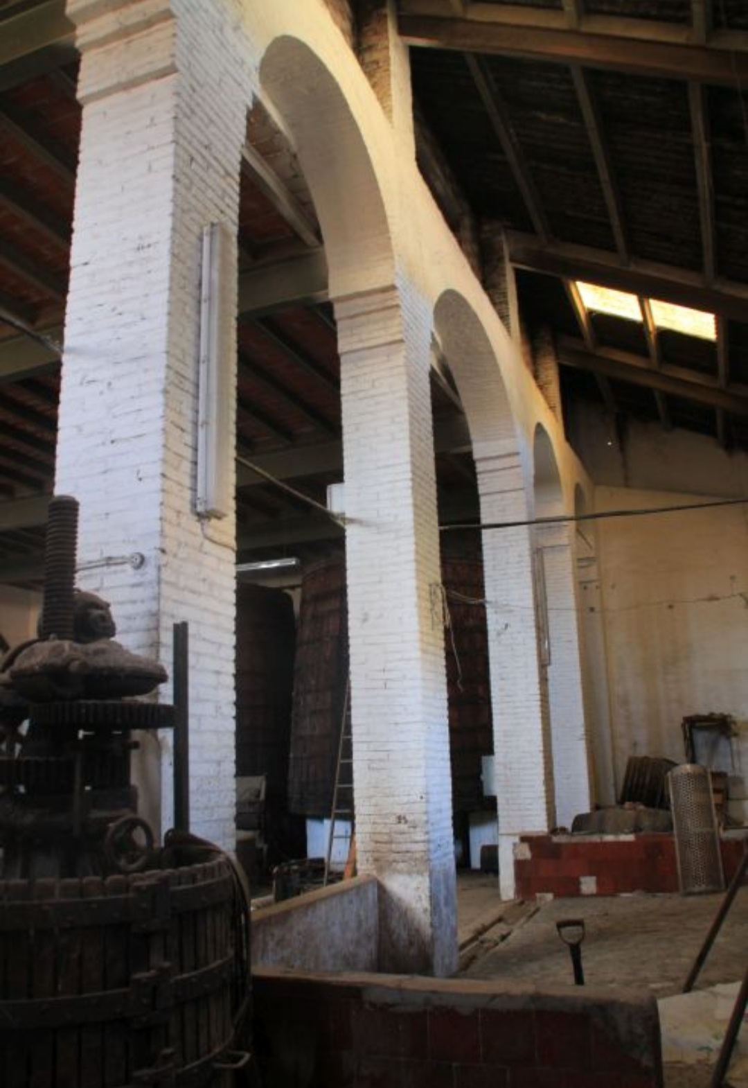 Edificio antigua cooperativa en bot , tarragona