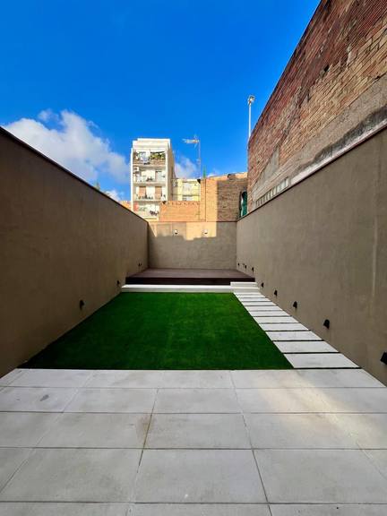 Venta: Bajo con terraza en Sants