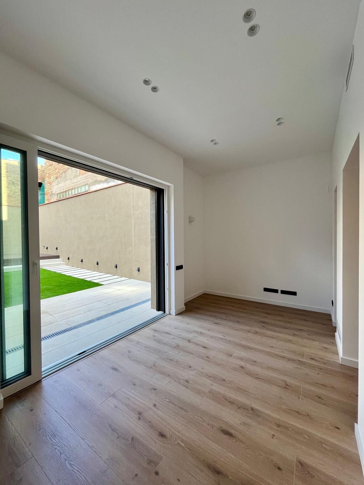 Venta: Bajo con terraza en Sants · Foto 4