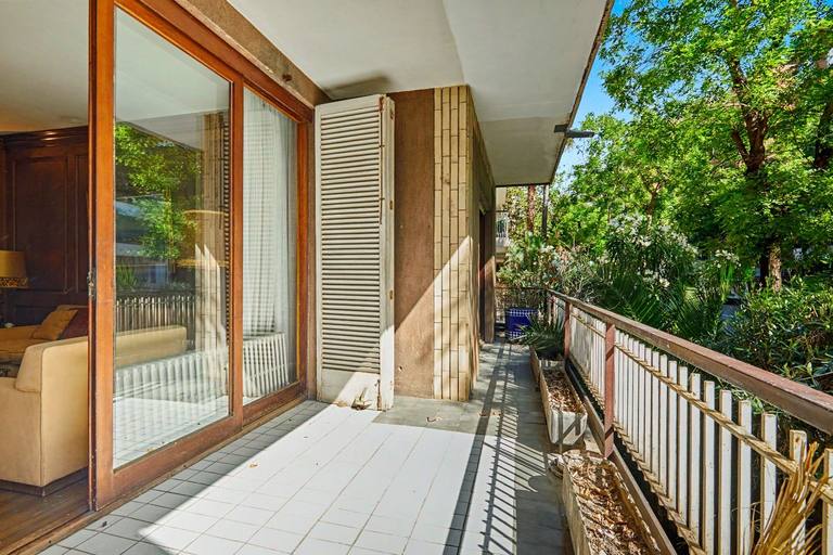 Venta : piso en ganduxer a reformar