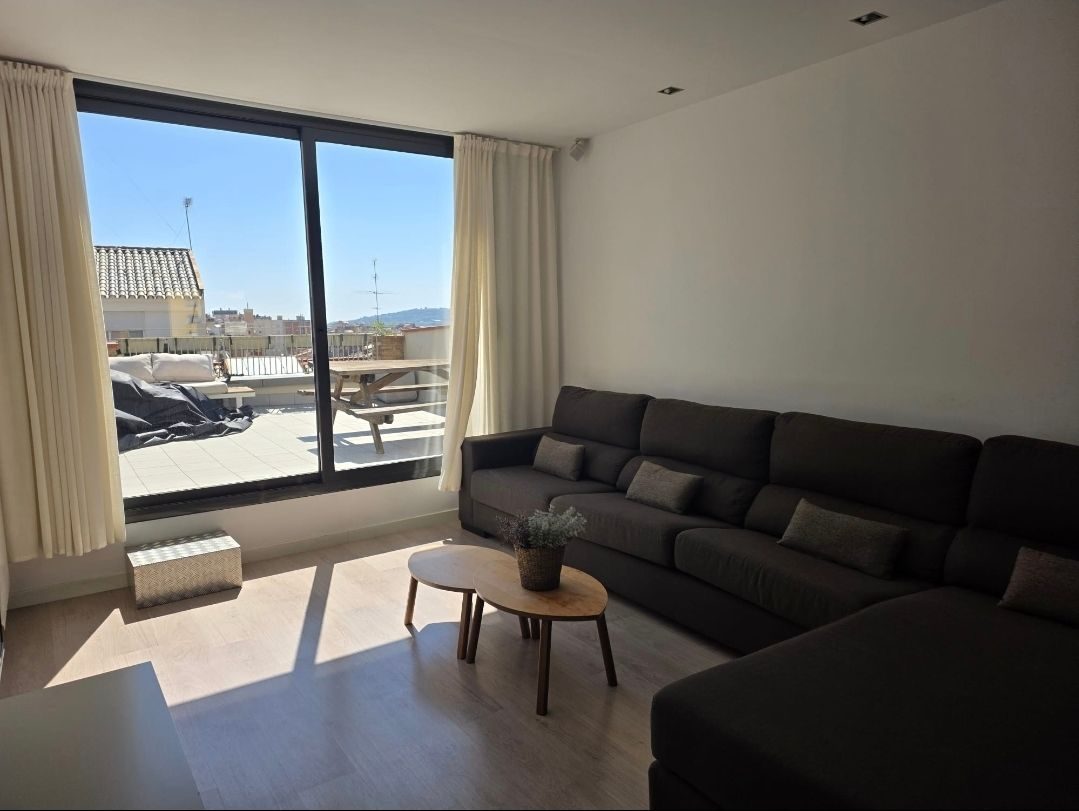 Venta: sobre atico calle reus