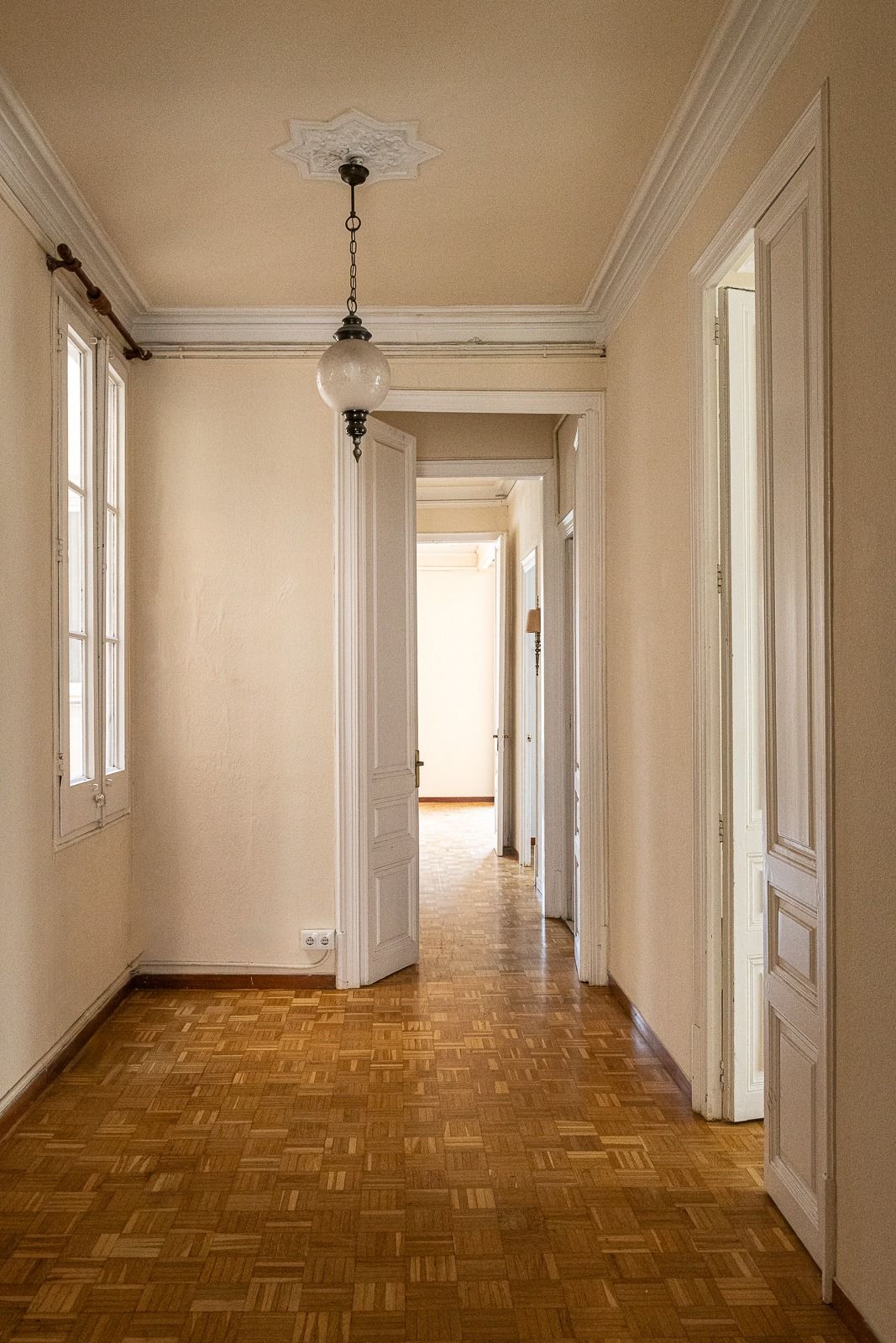 Venta: piso a 3 vientos entre rambla Cataluña y paseo gracia · Foto 7