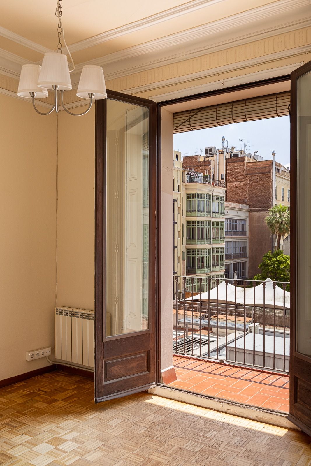 Venta: piso a 3 vientos entre rambla Cataluña y paseo gracia · Foto 8