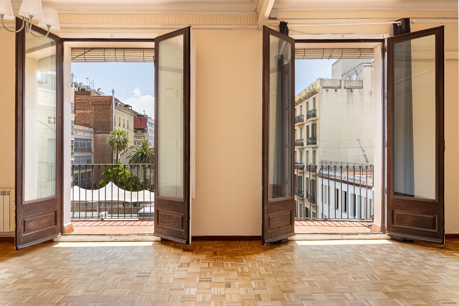 Venta: piso a 3 vientos entre rambla Cataluña y paseo gracia · Foto 2