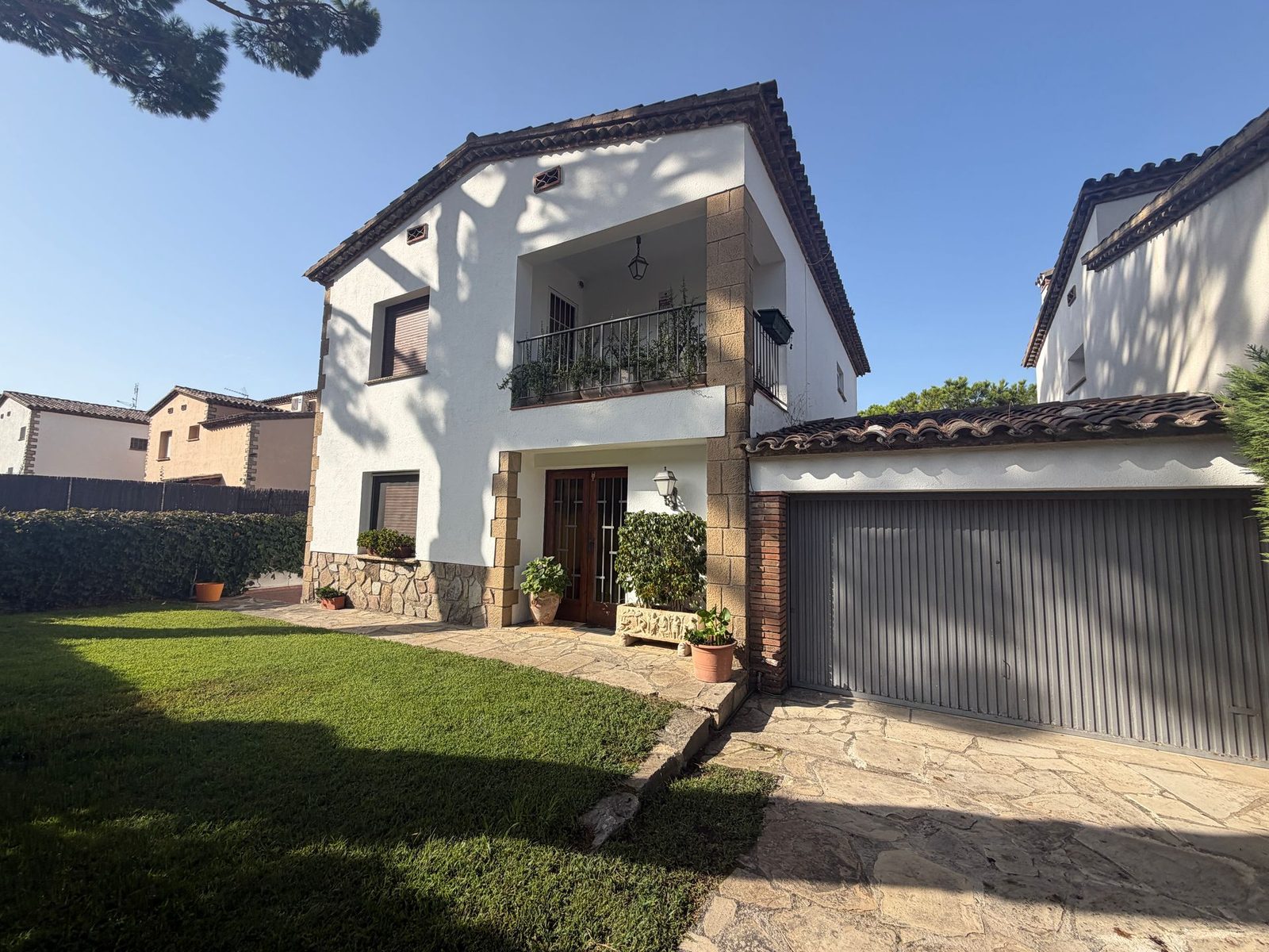 CASA EN ALQUILER CON PISCINA