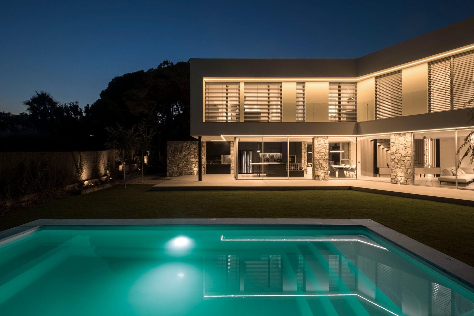 EXCLUSIVA VILLA DE DISEÑO CON VISTAS AL MAR