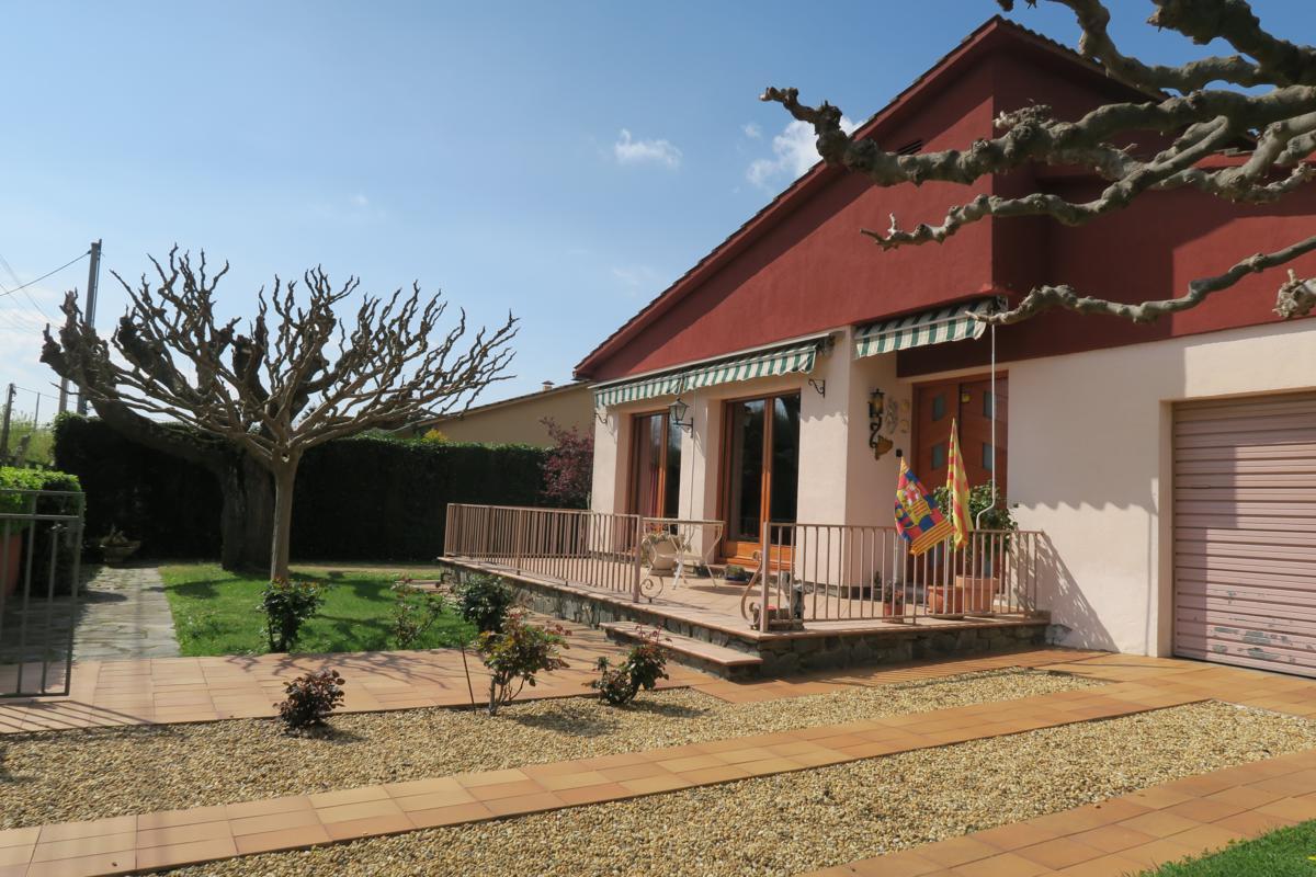 Casa amb jardí a sant esteve · Foto 3