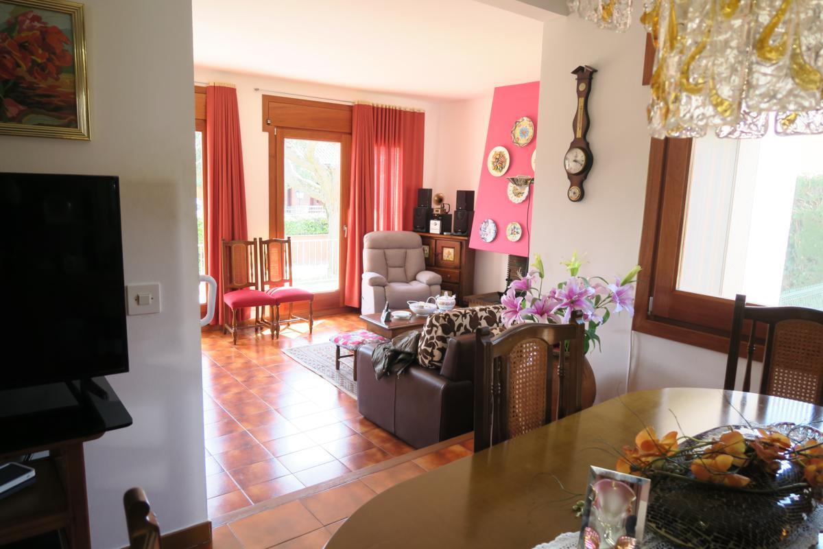 Casa amb jardí a sant esteve · Foto 18