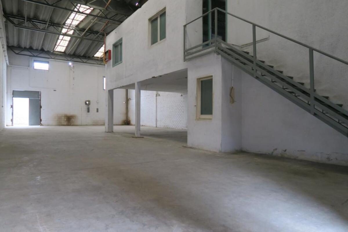 Nau industrial de 380 m2