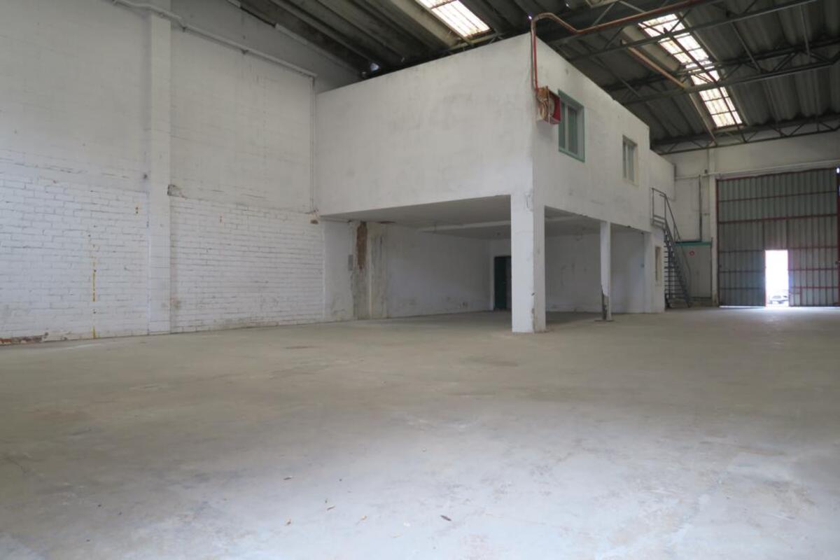 Nau industrial de 380 m2 · Foto 8