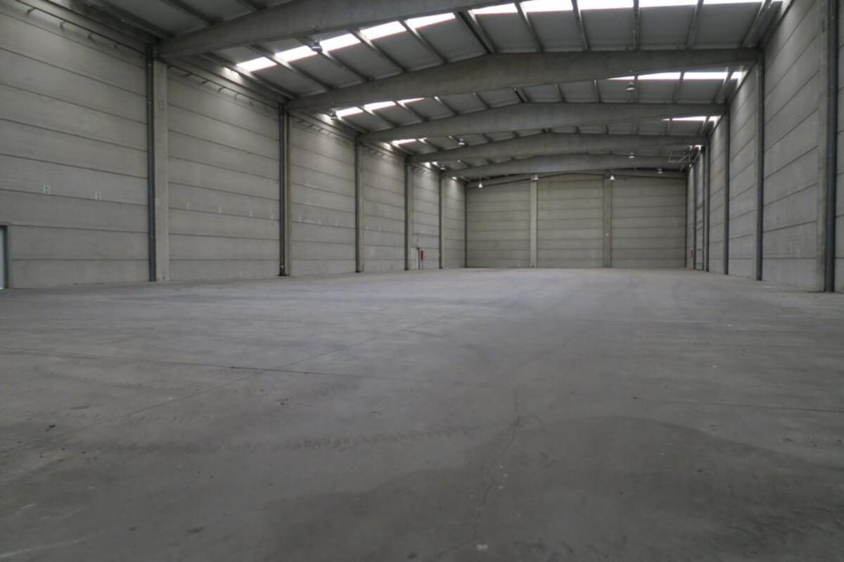 Nau 3.150 m2