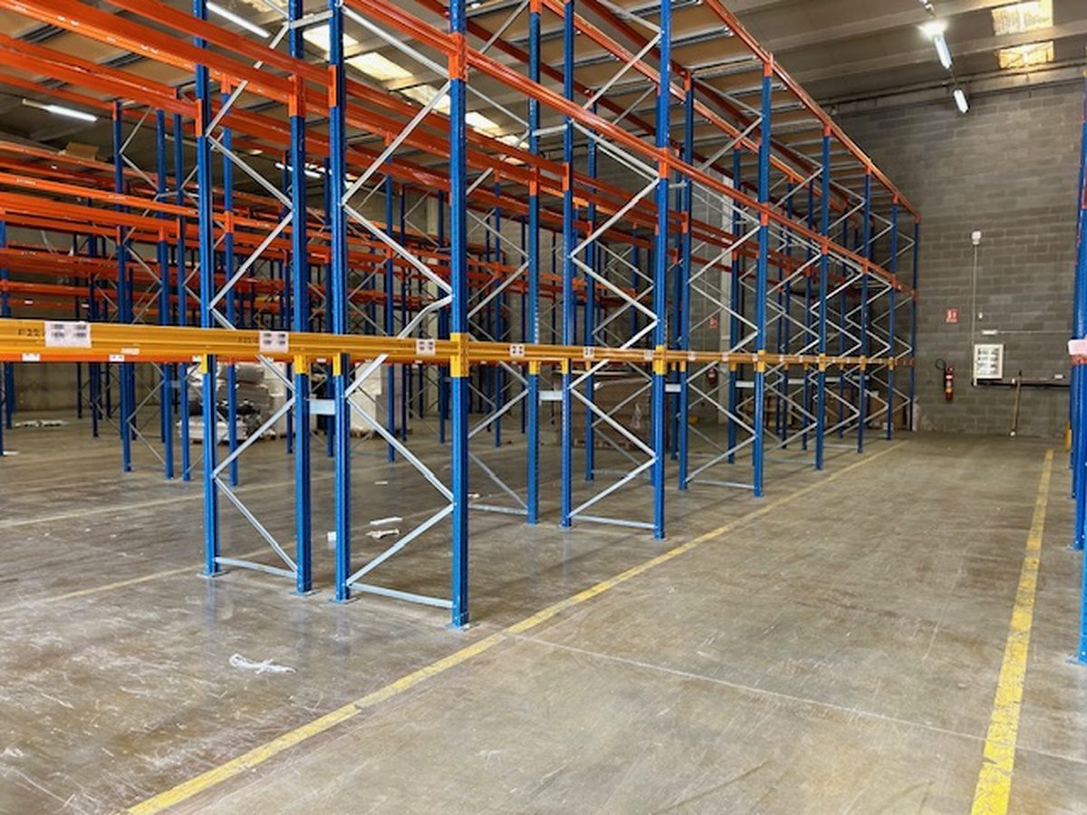 Nau industrial 2.800 m2